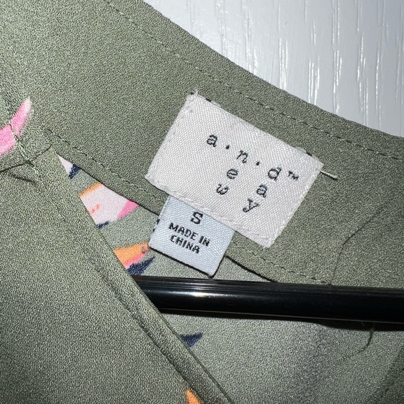 WOMENS ROMPER SIZE SMALL - Picture 2 of 3